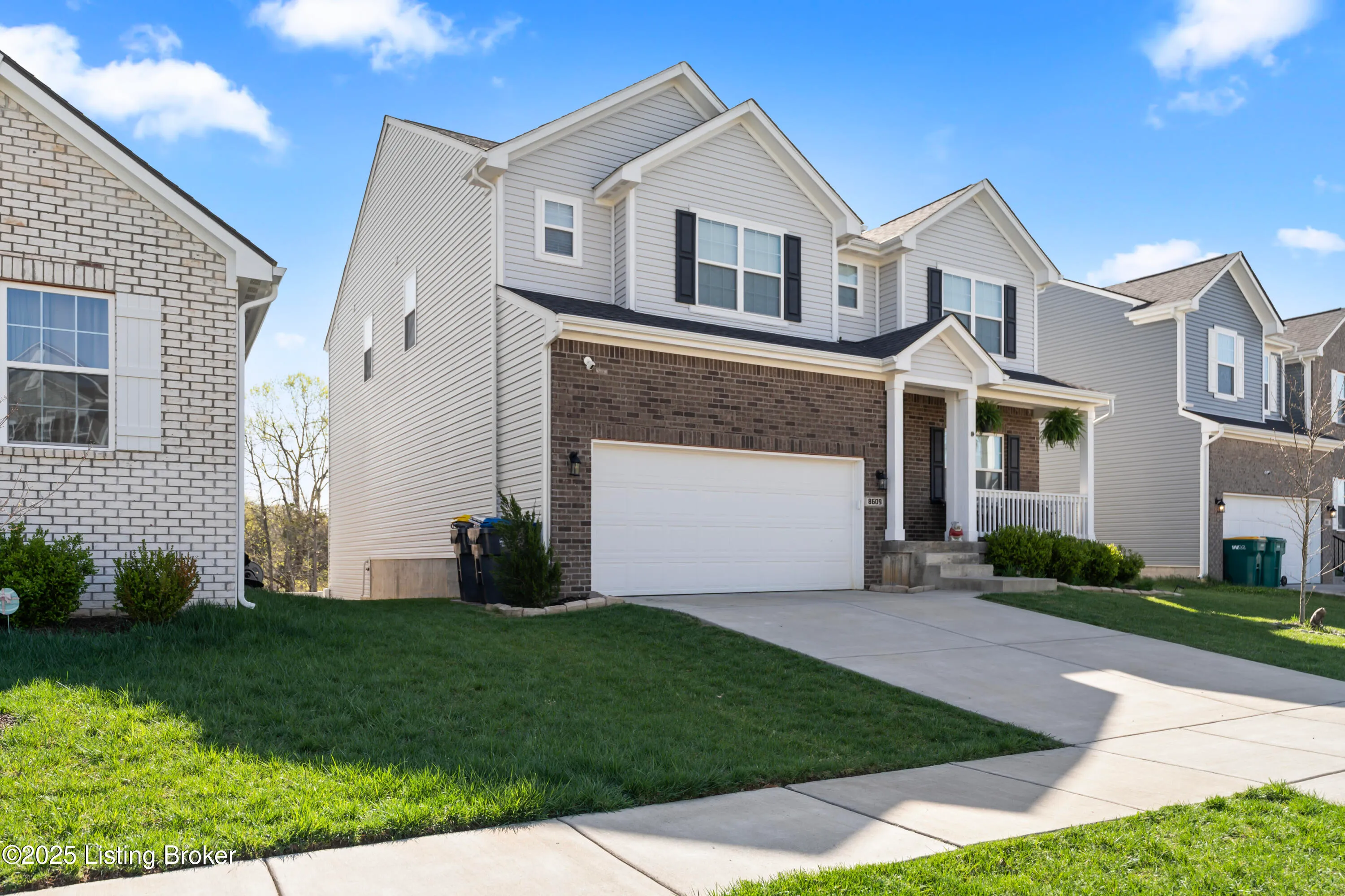 Louisville, Kentucky 40229, United States, 5 Bedrooms Bedrooms, ,4 BathroomsBathrooms,Residential,Active,111788