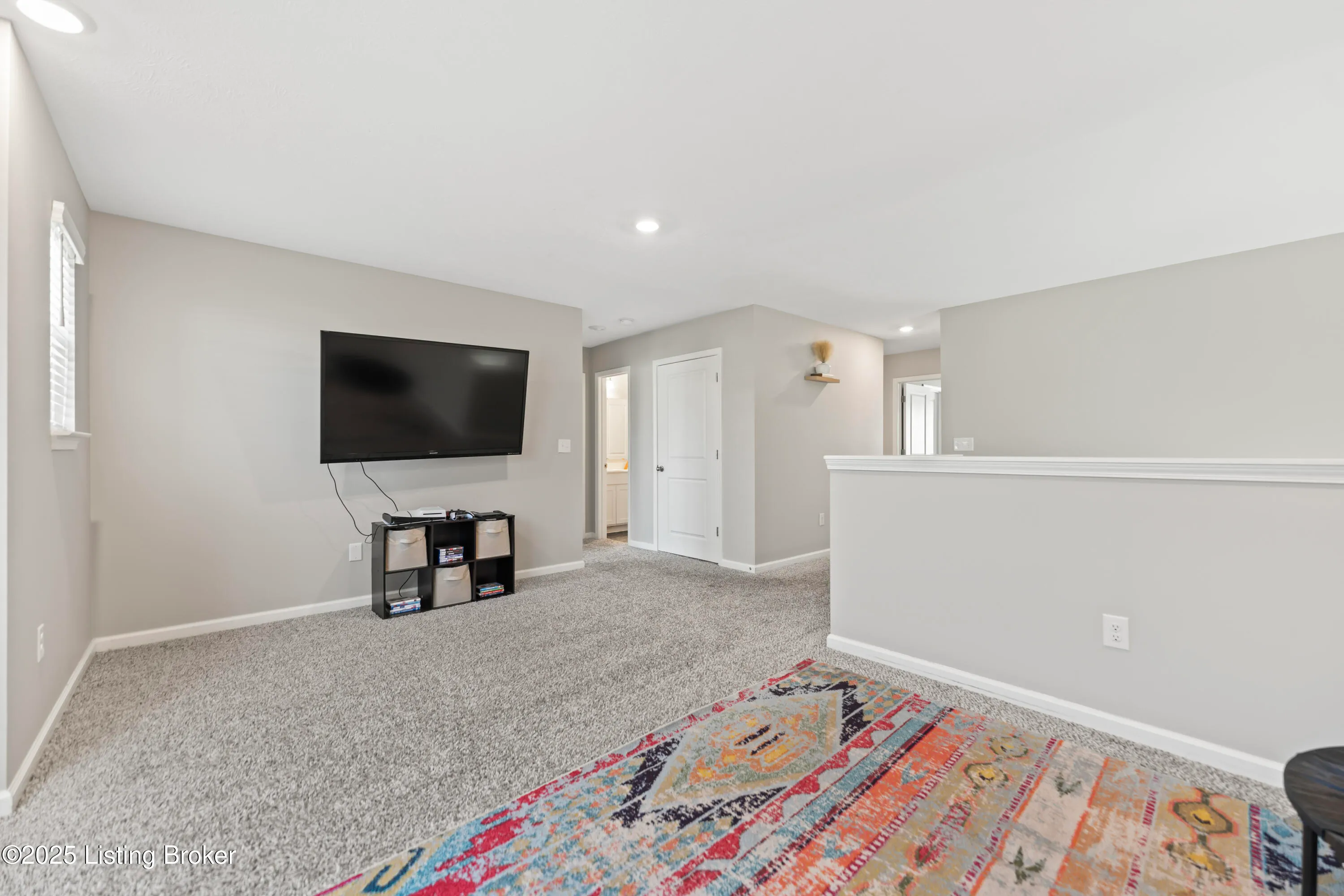 Louisville, Kentucky 40229, United States, 5 Bedrooms Bedrooms, ,4 BathroomsBathrooms,Residential,Active,111788