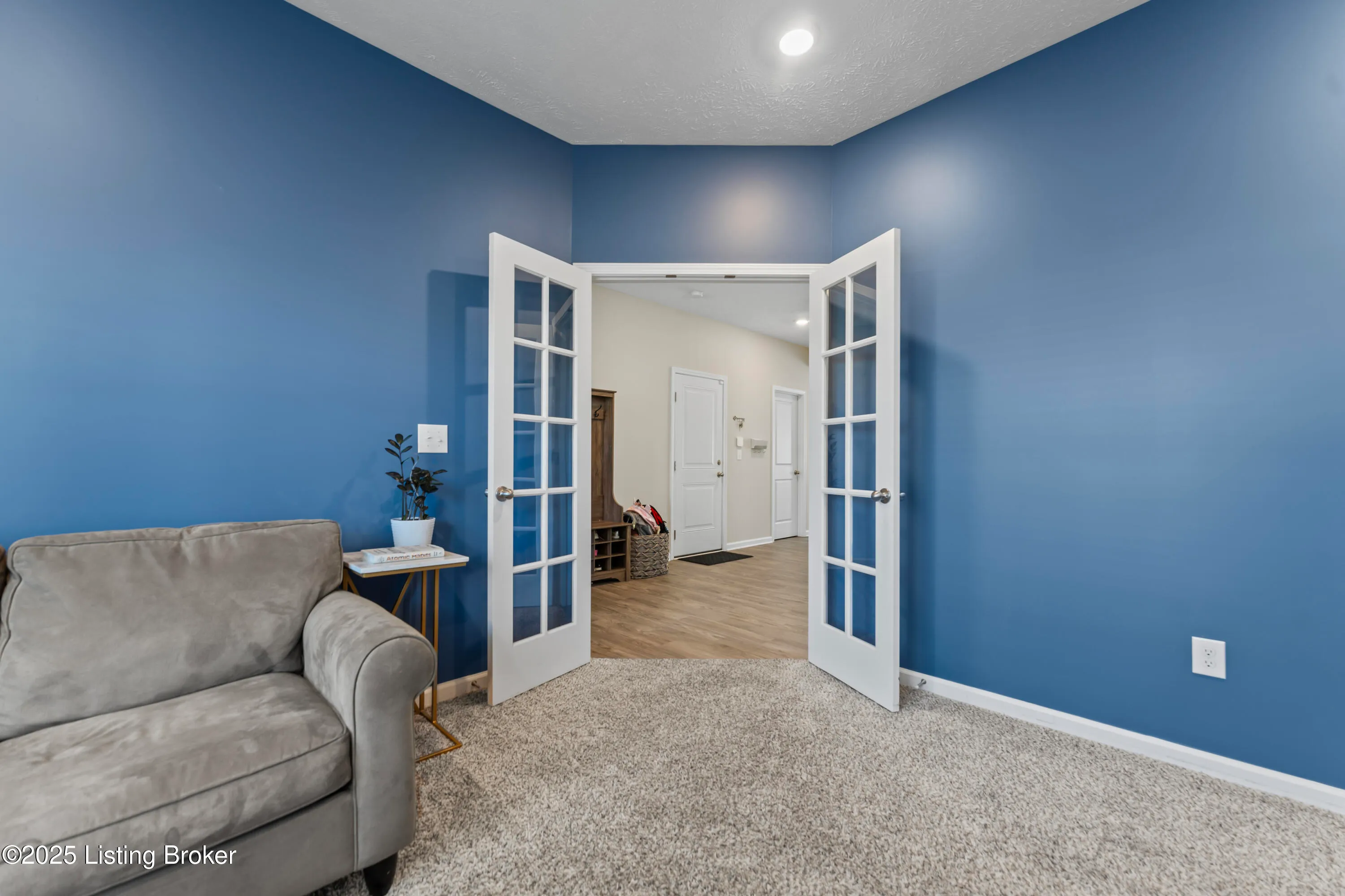 Louisville, Kentucky 40229, United States, 5 Bedrooms Bedrooms, ,4 BathroomsBathrooms,Residential,Active,111788