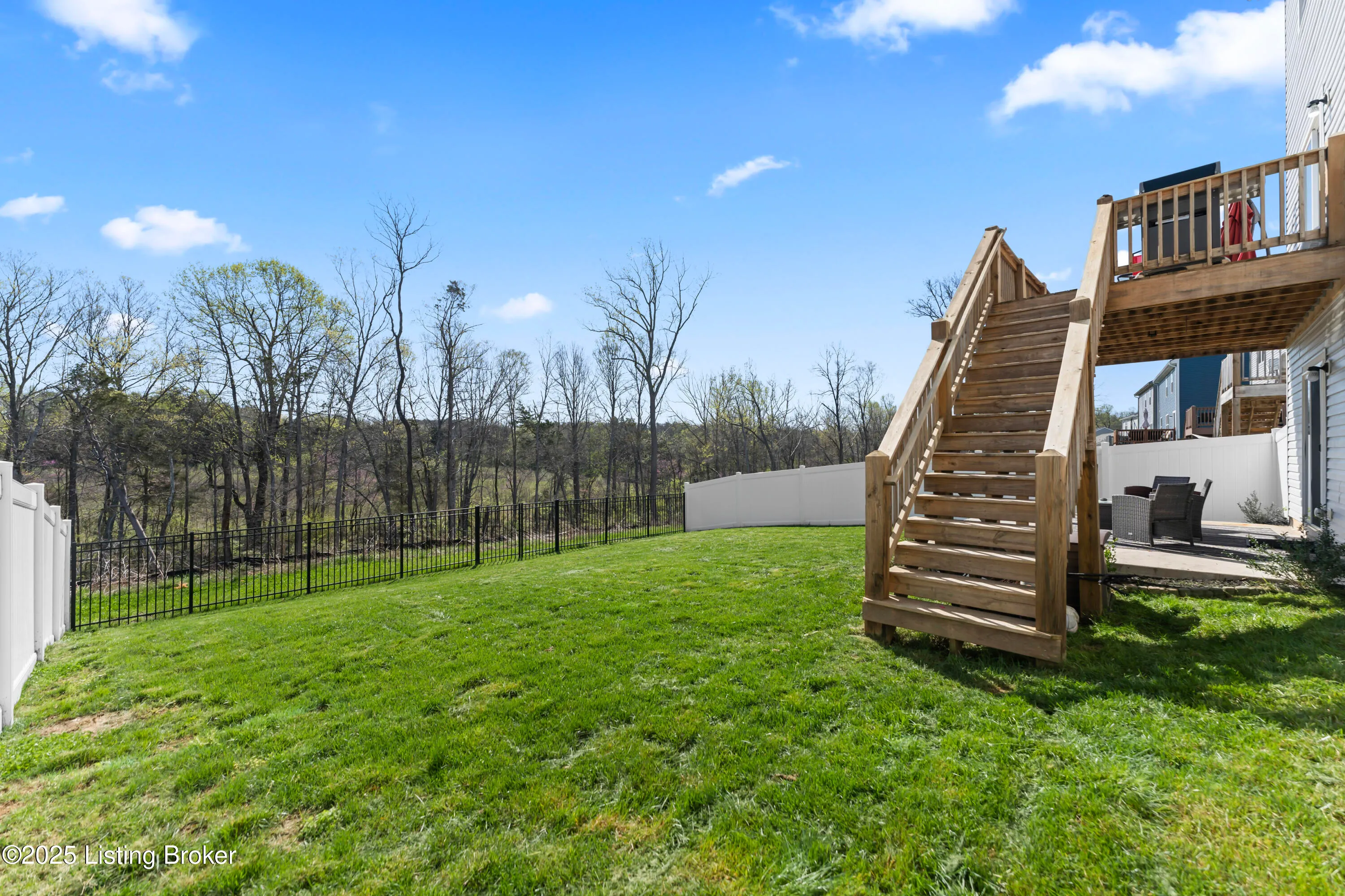 Louisville, Kentucky 40229, United States, 5 Bedrooms Bedrooms, ,4 BathroomsBathrooms,Residential,Active,111788