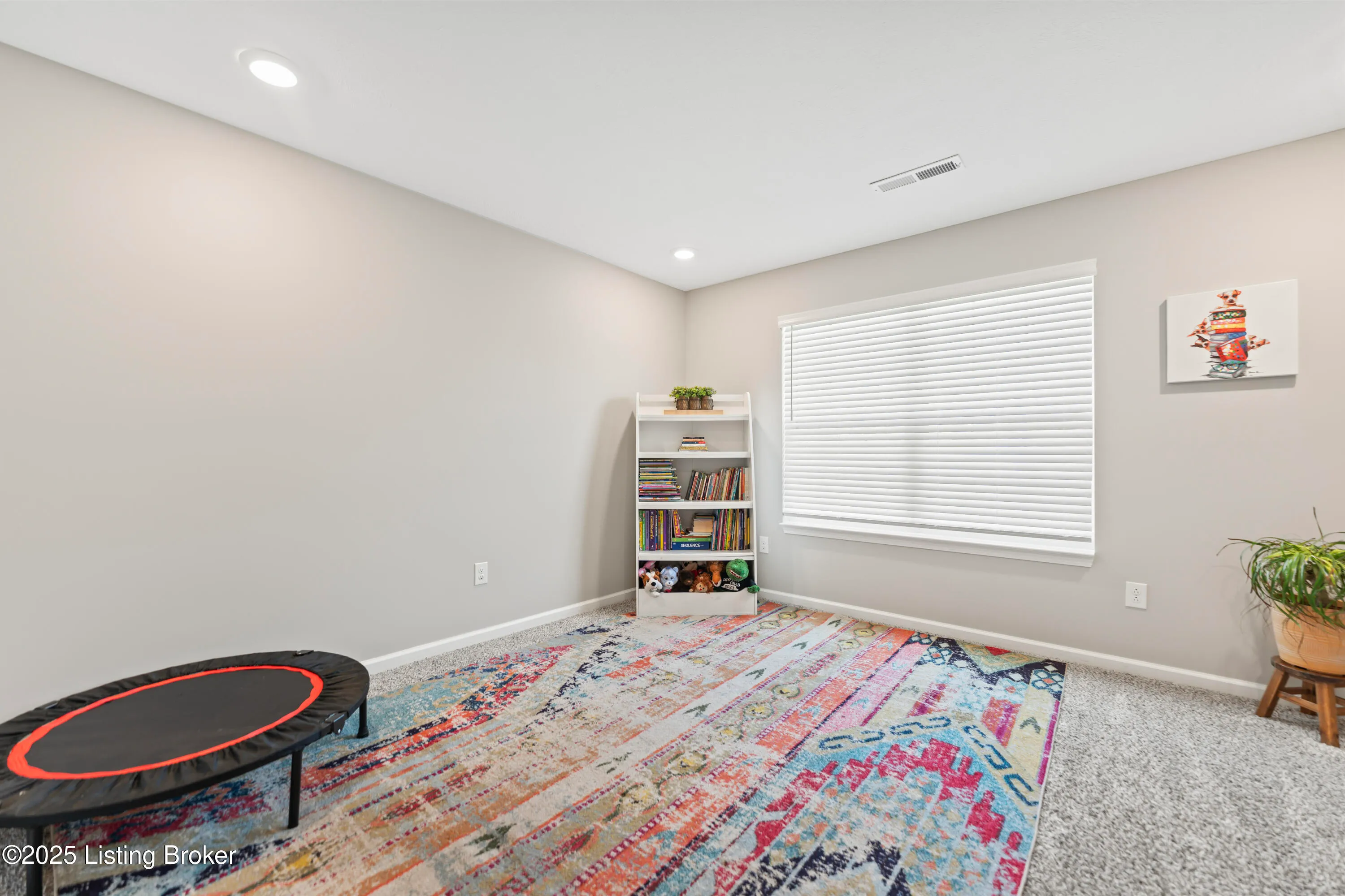 Louisville, Kentucky 40229, United States, 5 Bedrooms Bedrooms, ,4 BathroomsBathrooms,Residential,Active,111788