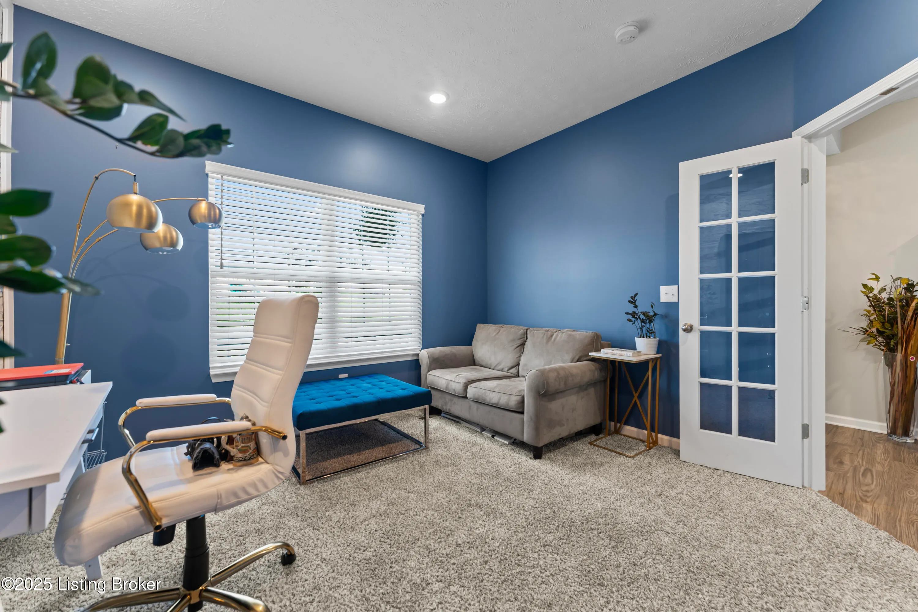 Louisville, Kentucky 40229, United States, 5 Bedrooms Bedrooms, ,4 BathroomsBathrooms,Residential,Active,111788