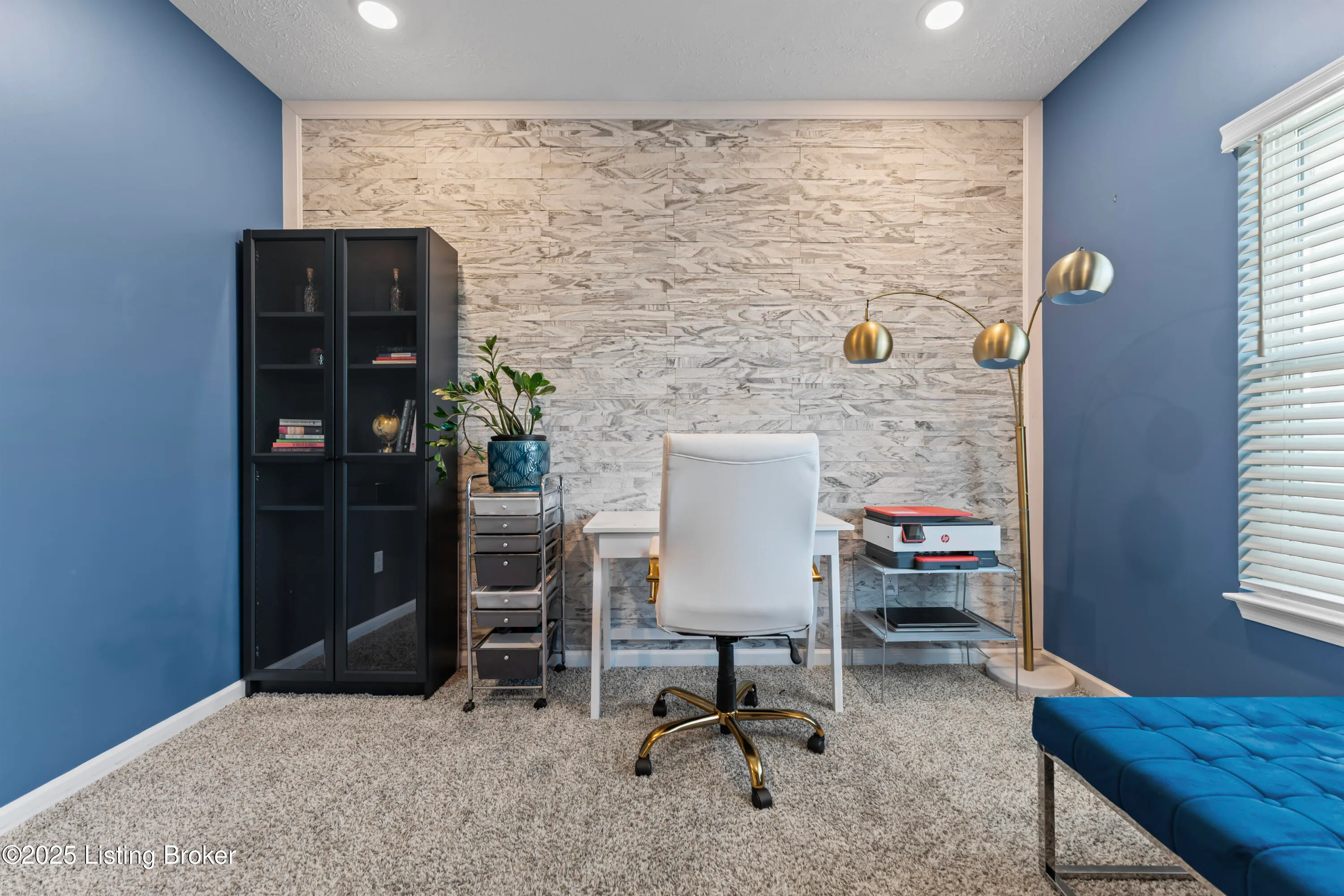 Louisville, Kentucky 40229, United States, 5 Bedrooms Bedrooms, ,4 BathroomsBathrooms,Residential,Active,111788