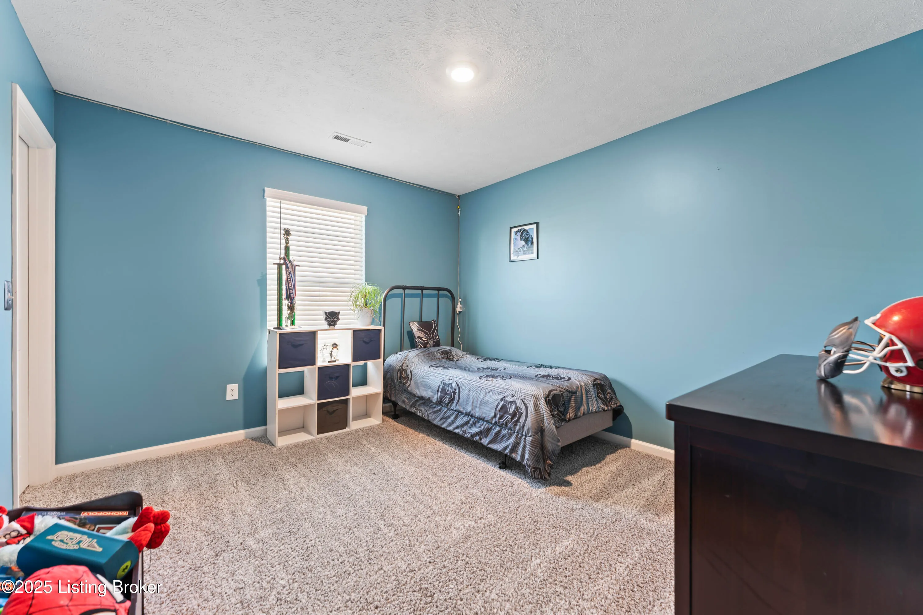 Louisville, Kentucky 40229, United States, 5 Bedrooms Bedrooms, ,4 BathroomsBathrooms,Residential,Active,111788