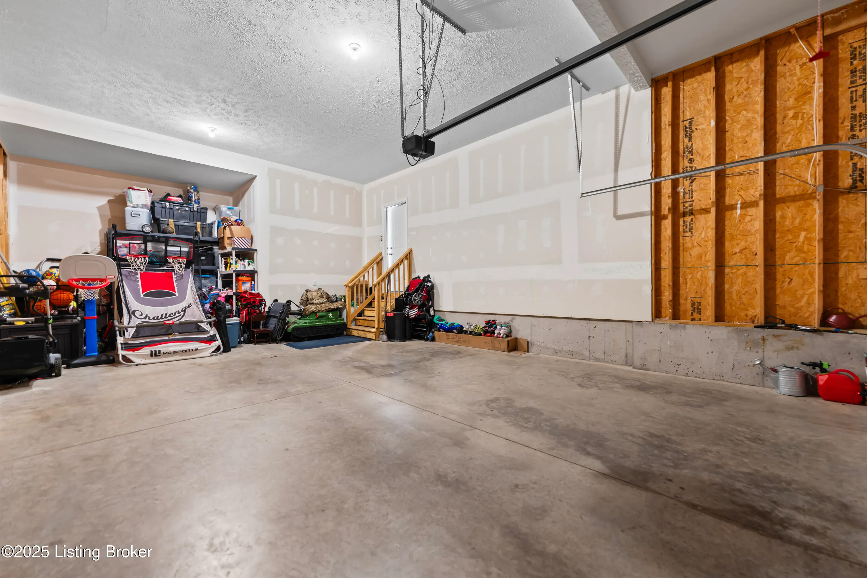 Louisville, Kentucky 40229, United States, 5 Bedrooms Bedrooms, ,4 BathroomsBathrooms,Residential,Active,111788