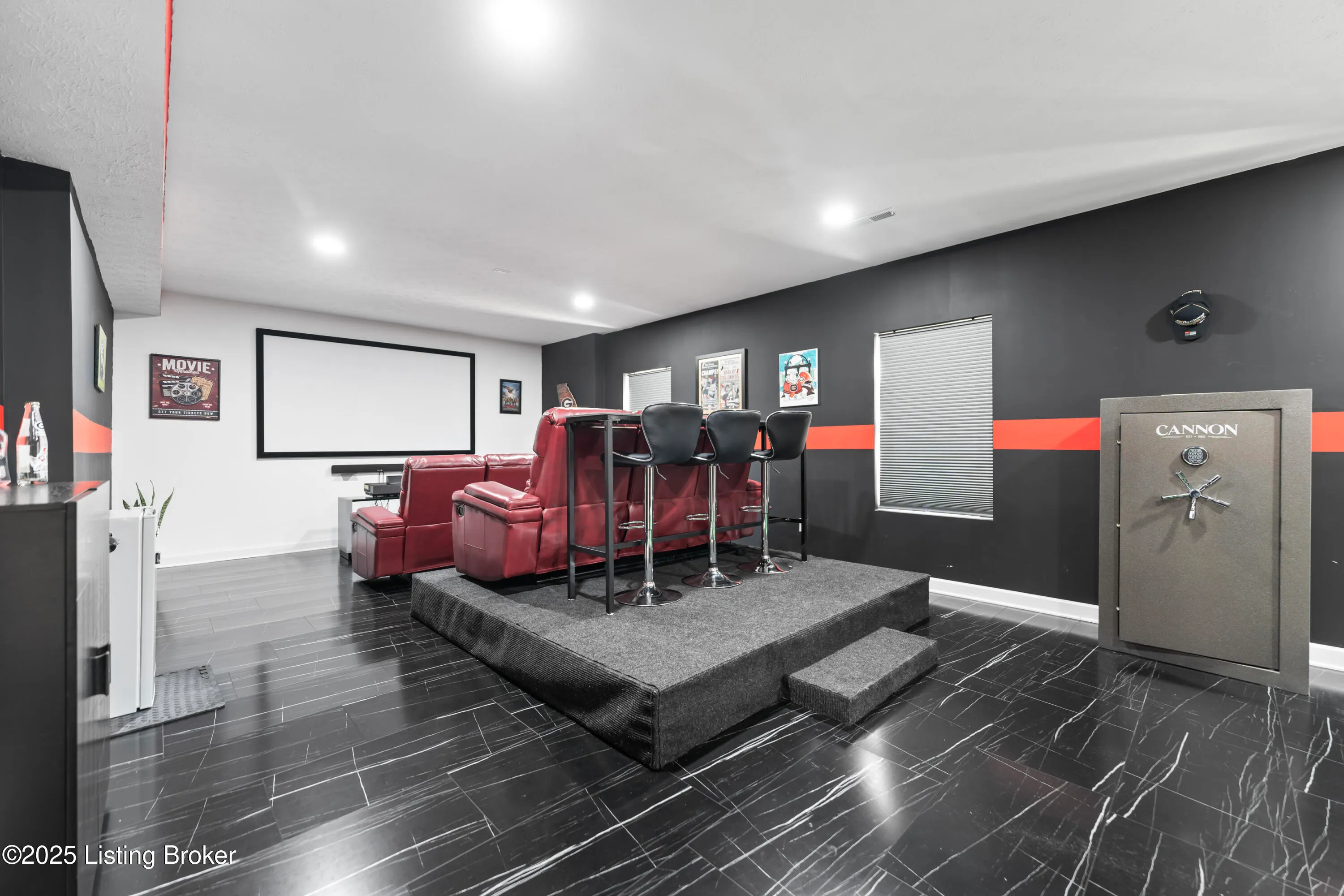 Louisville, Kentucky 40229, United States, 5 Bedrooms Bedrooms, ,4 BathroomsBathrooms,Residential,Active,111788