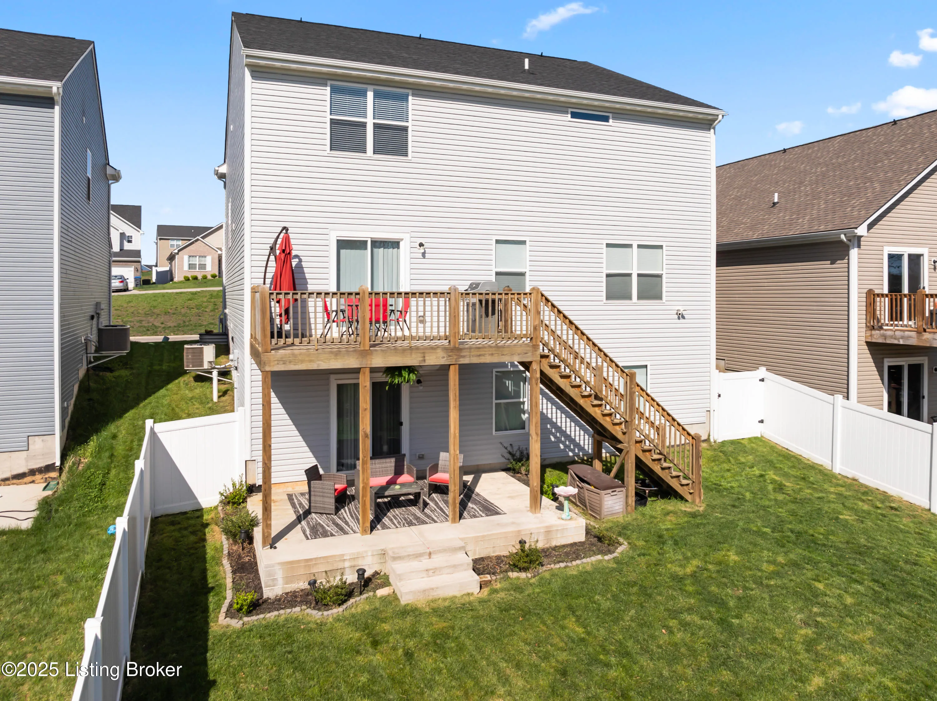 Louisville, Kentucky 40229, United States, 5 Bedrooms Bedrooms, ,4 BathroomsBathrooms,Residential,Active,111788