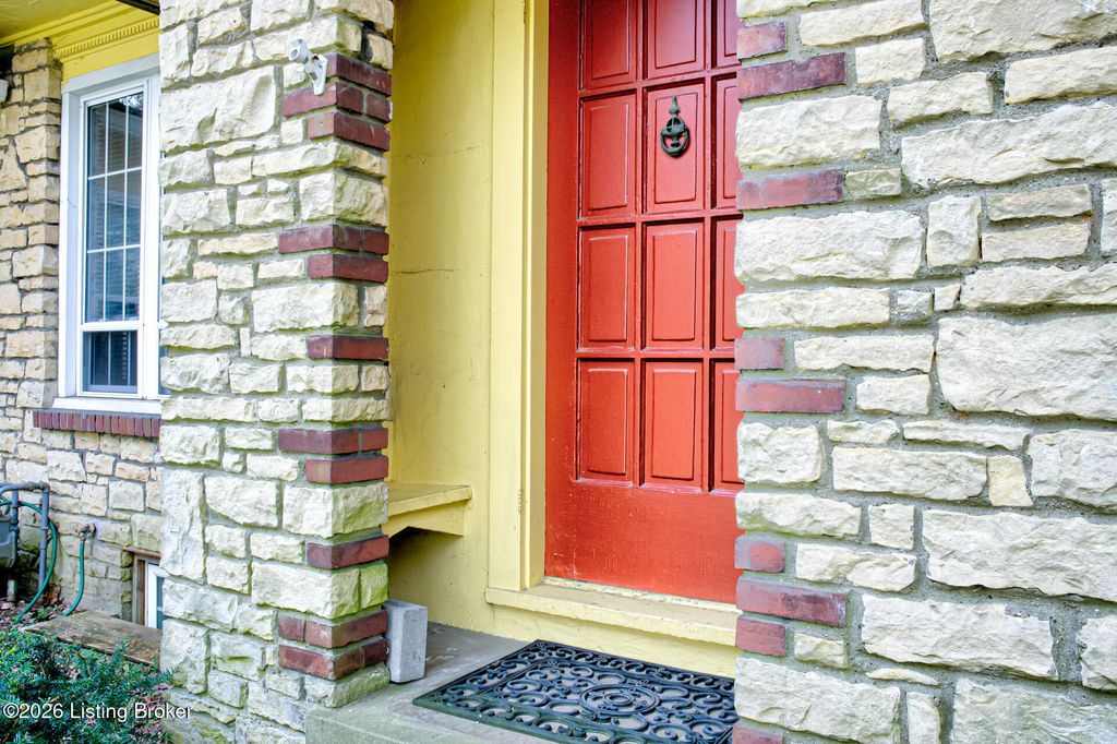 Photo of 2468 Grinstead Dr, Louisville, KY 40204 (MLS # 1717500)