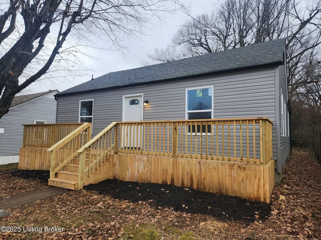 Photo of 322 Meadow Lane Ln, Elizabethtown, KY 42701 (MLS # 1705764)