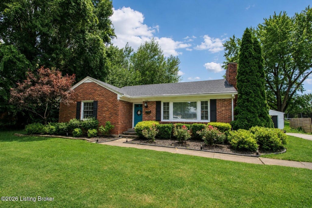 Photo of 7204 Wesboro Rd, Louisville, KY 40222 (MLS # 1727758)