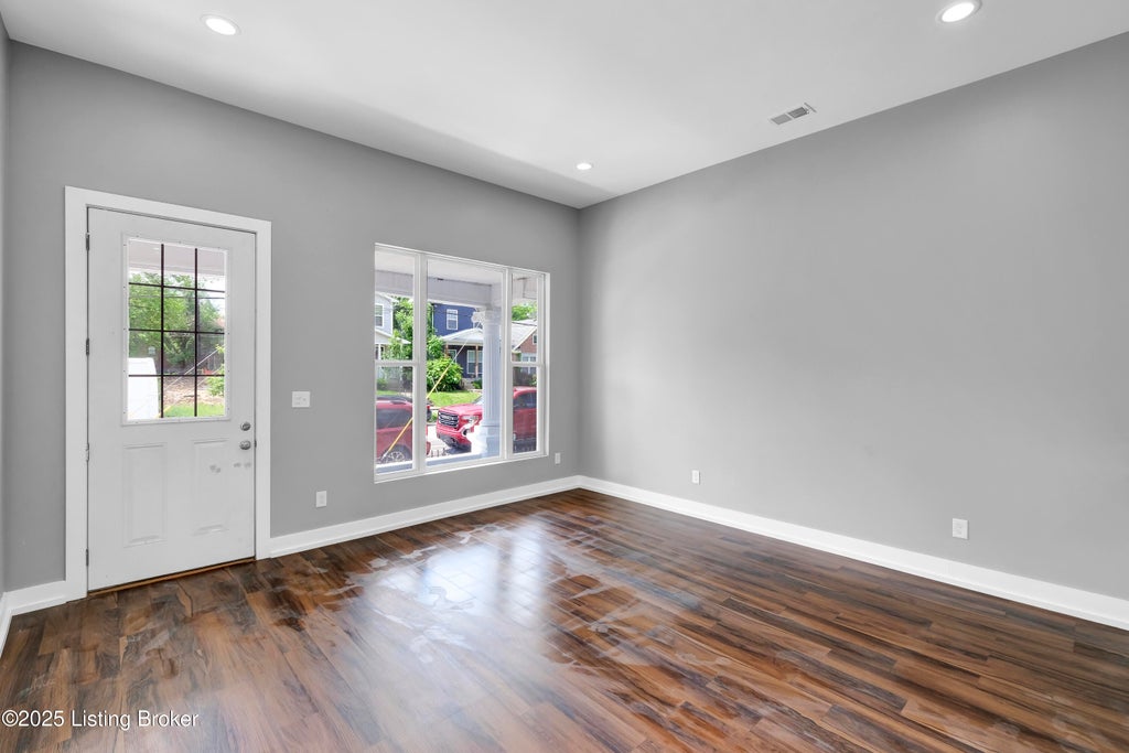 Photo of 511 E Kentucky St, Louisville, KY 40203 (MLS # 1727341)