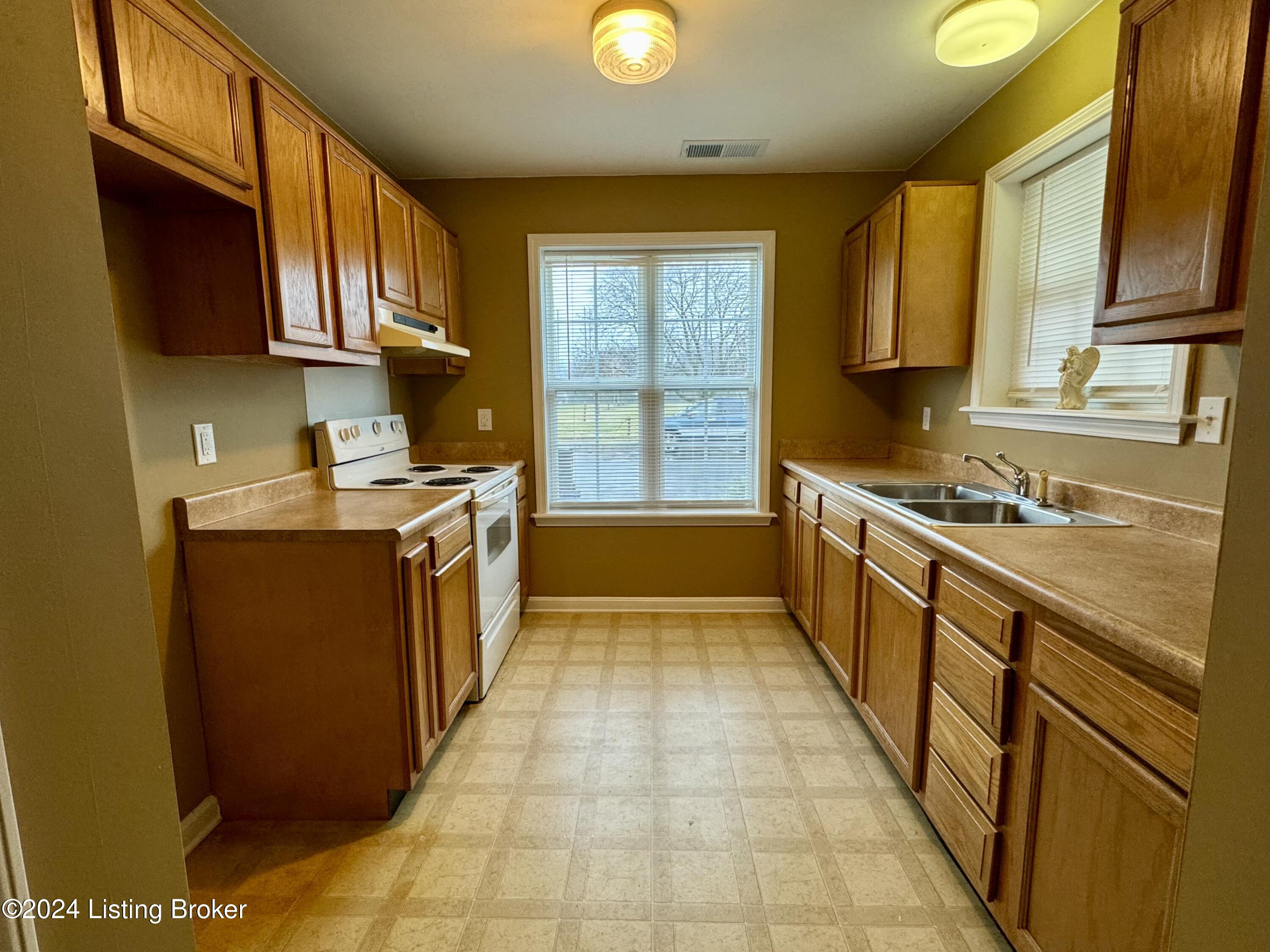 613 E Caldwell St, Louisville, Kentucky image 5