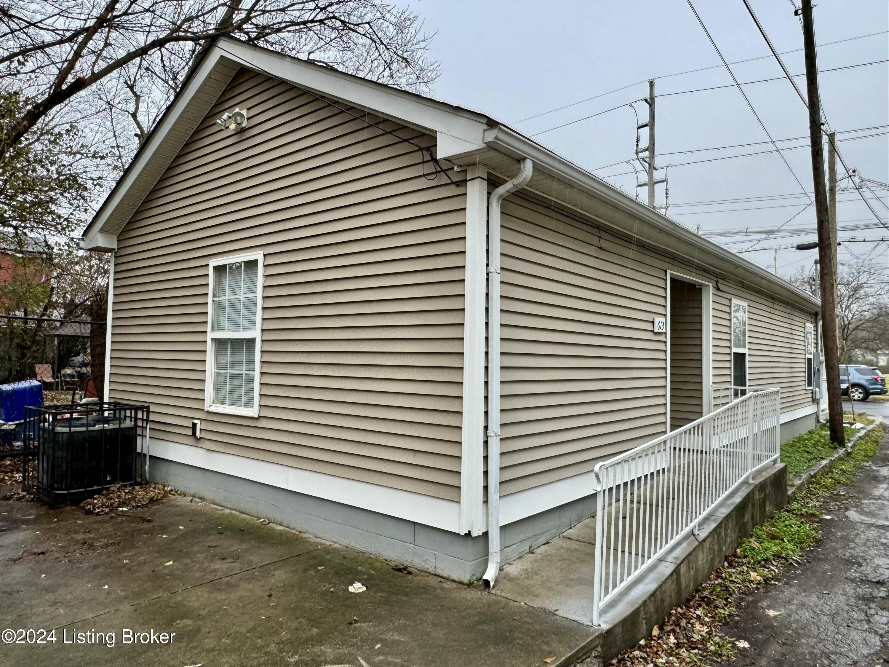 613 E Caldwell St, Louisville, Kentucky image 11