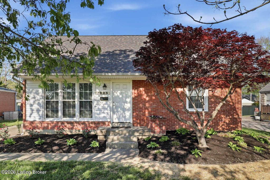 Photo of 2923 Yorkshire Blvd, Louisville, KY 40220 (MLS # 1713833)