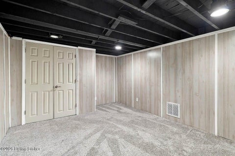 Tiny photo for 5612 Sterling Dr, Louisville, KY 40216 (MLS # 1729619)
