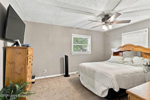 Tiny photo for 5612 Sterling Dr, Louisville, KY 40216 (MLS # 1729619)
