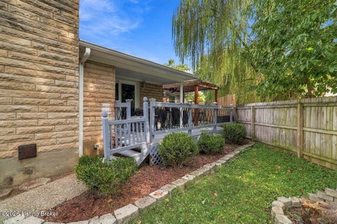 Tiny photo for 5612 Sterling Dr, Louisville, KY 40216 (MLS # 1729619)