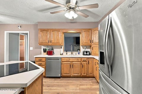 Tiny photo for 5612 Sterling Dr, Louisville, KY 40216 (MLS # 1729619)