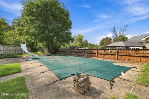 Tiny photo for 5612 Sterling Dr, Louisville, KY 40216 (MLS # 1729619)