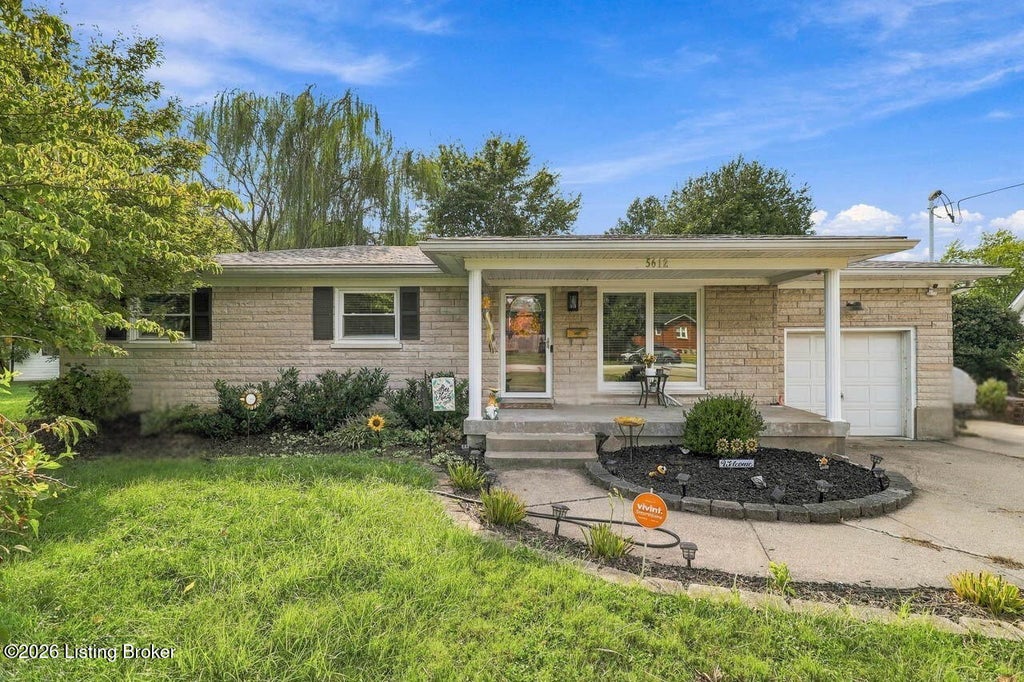 Photo of 5612 Sterling Dr, Louisville, KY 40216 (MLS # 1729619)