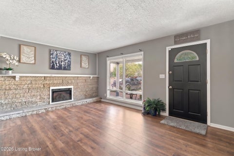 Tiny photo for 5612 Sterling Dr, Louisville, KY 40216 (MLS # 1729619)