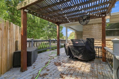 Tiny photo for 5612 Sterling Dr, Louisville, KY 40216 (MLS # 1729619)