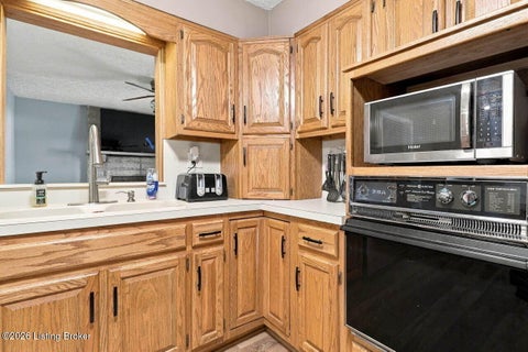 Tiny photo for 5612 Sterling Dr, Louisville, KY 40216 (MLS # 1729619)