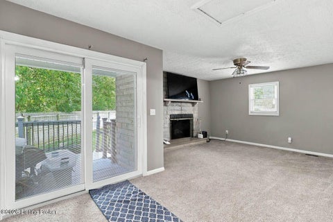 Tiny photo for 5612 Sterling Dr, Louisville, KY 40216 (MLS # 1729619)