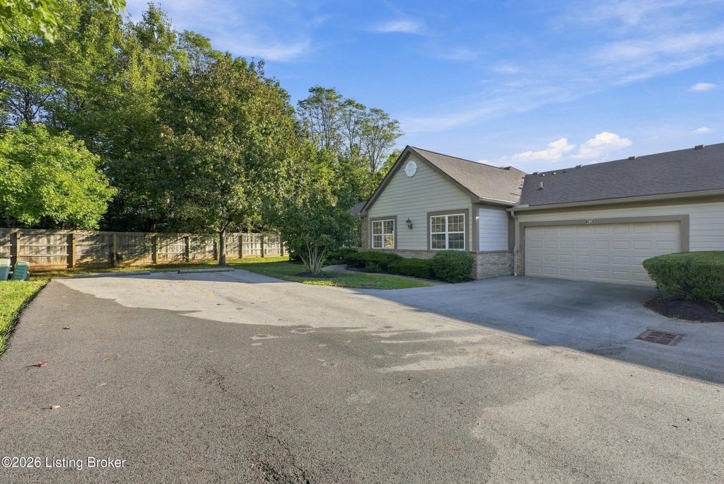 Photo of 1201 Sugar Pine Terrace, Louisville, KY 40243 (MLS # 1728597)