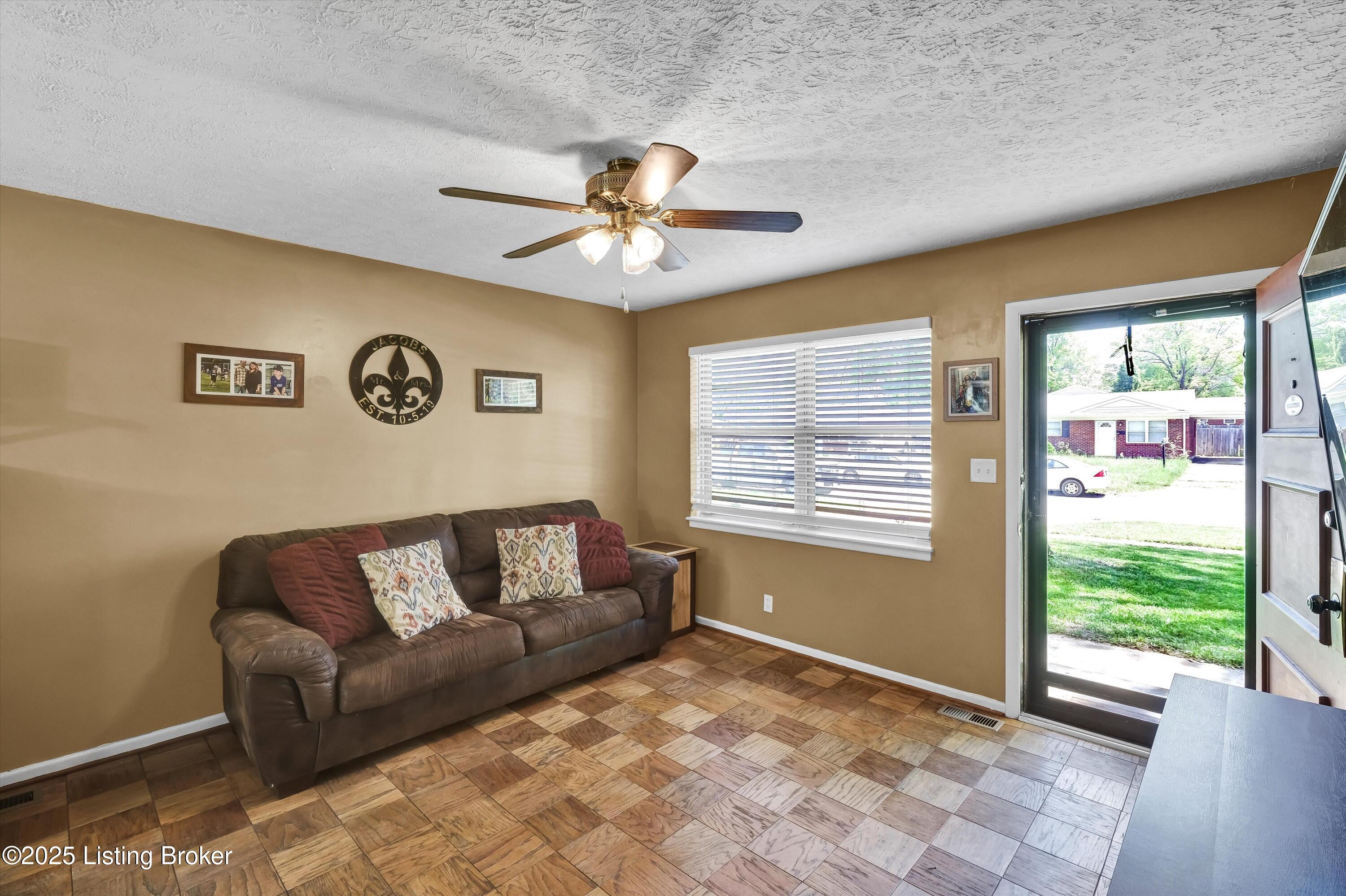 3608 Ethelwood Dr, Louisville, Pennsylvania image 5