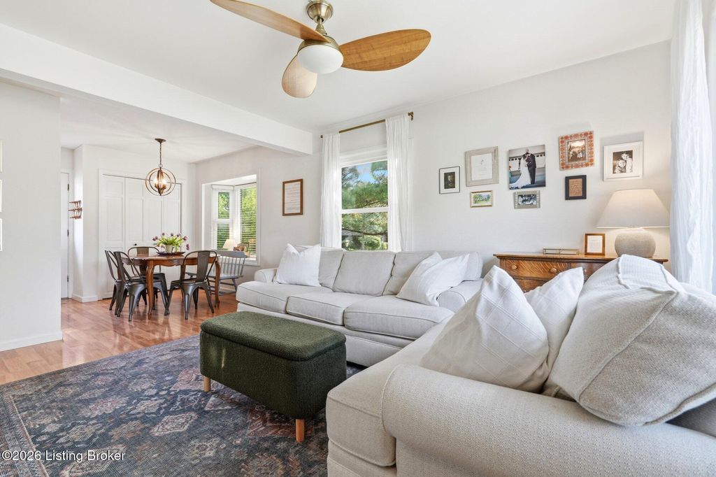 Photo of 9409 Sue Helen Dr, Louisville, KY 40299 (MLS # 1715462)