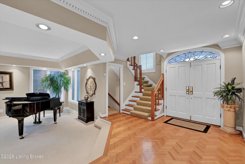 Photo of 6814 Stone Hill Rd, Louisville, KY 40214 (MLS # 1713748)