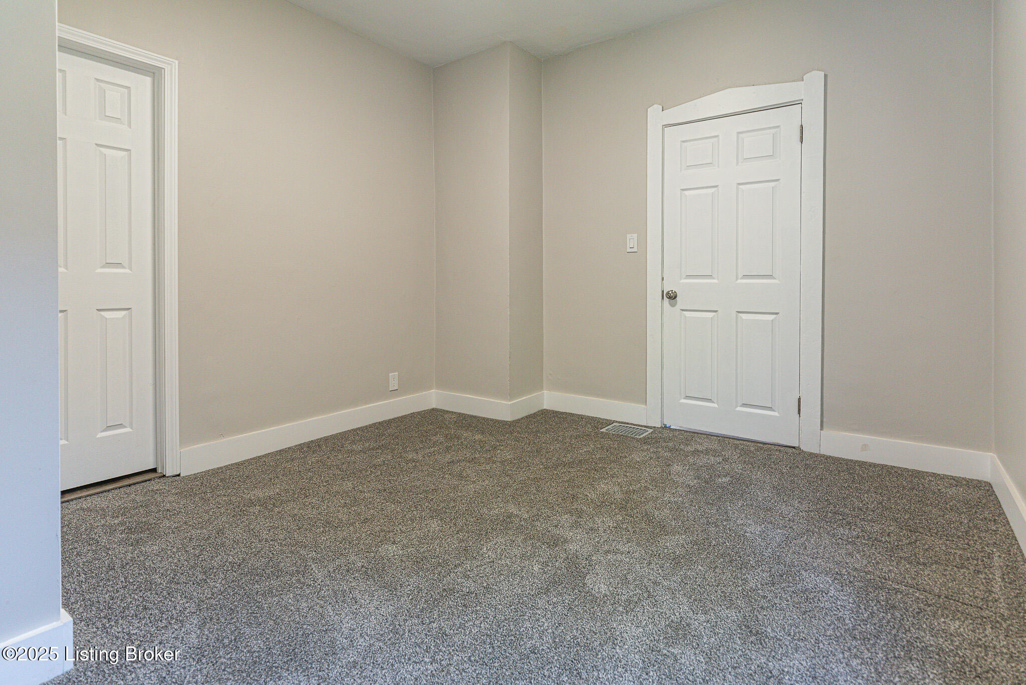 2131 W Lee St, Louisville, Kentucky image 10