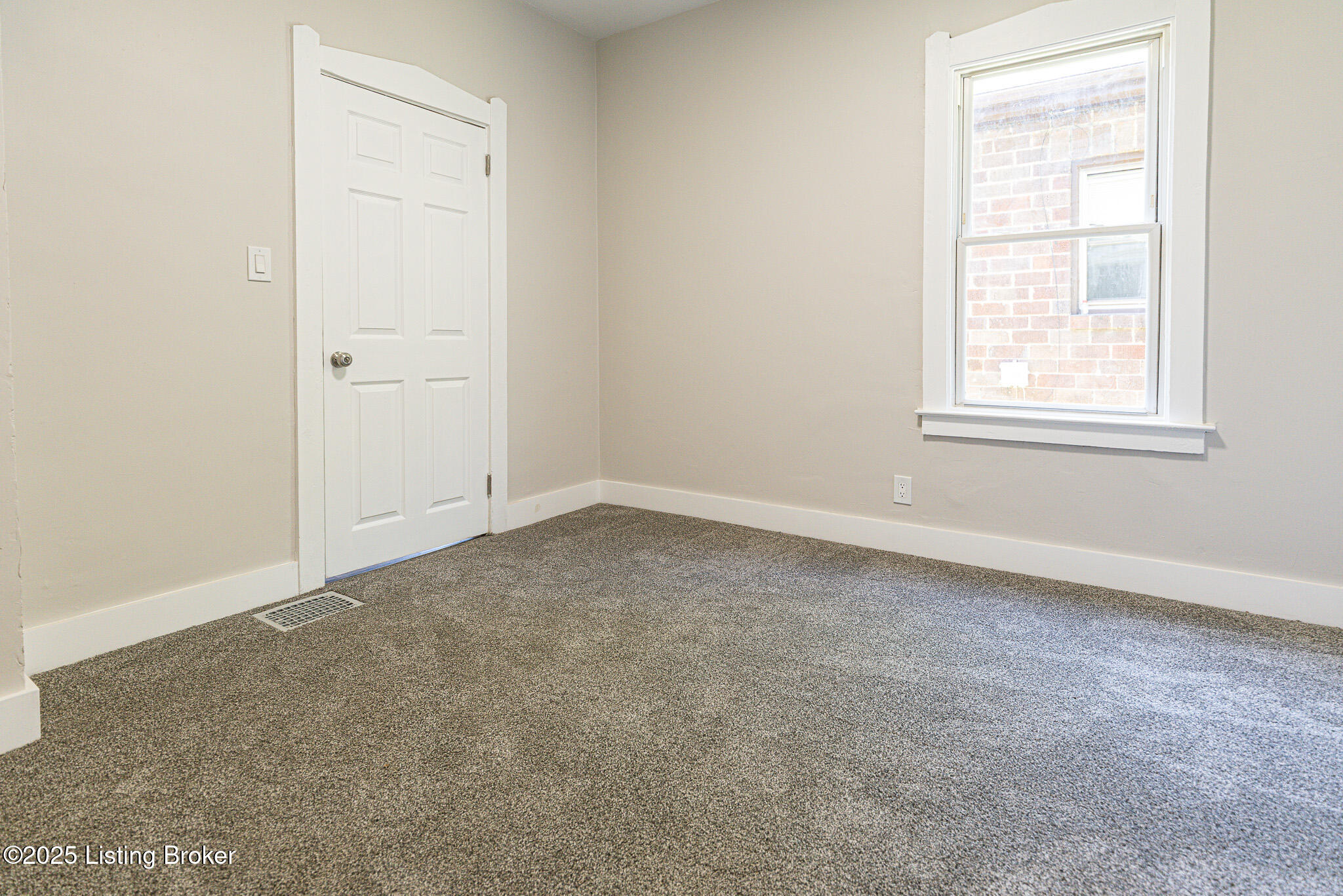 2131 W Lee St, Louisville, Kentucky image 9