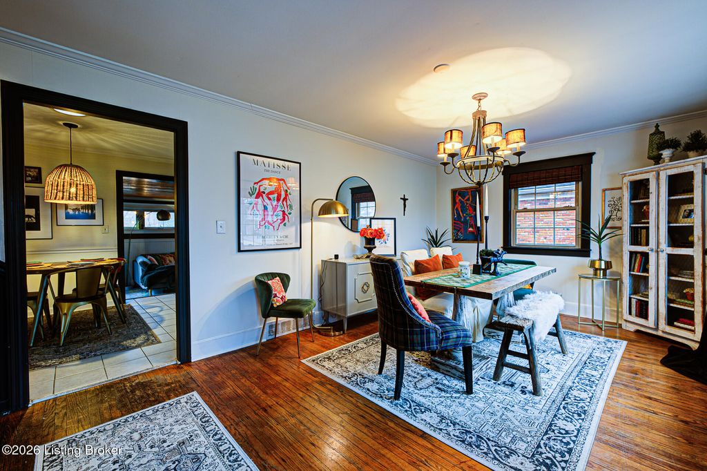 Photo of 6857 Green Meadow Cir, Louisville, KY 40207 (MLS # 1710876)