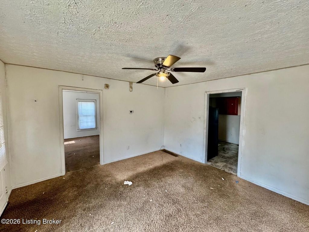 Photo of 707 Claybrooke Ave, Springfield, KY 40069 (MLS # 1713621)