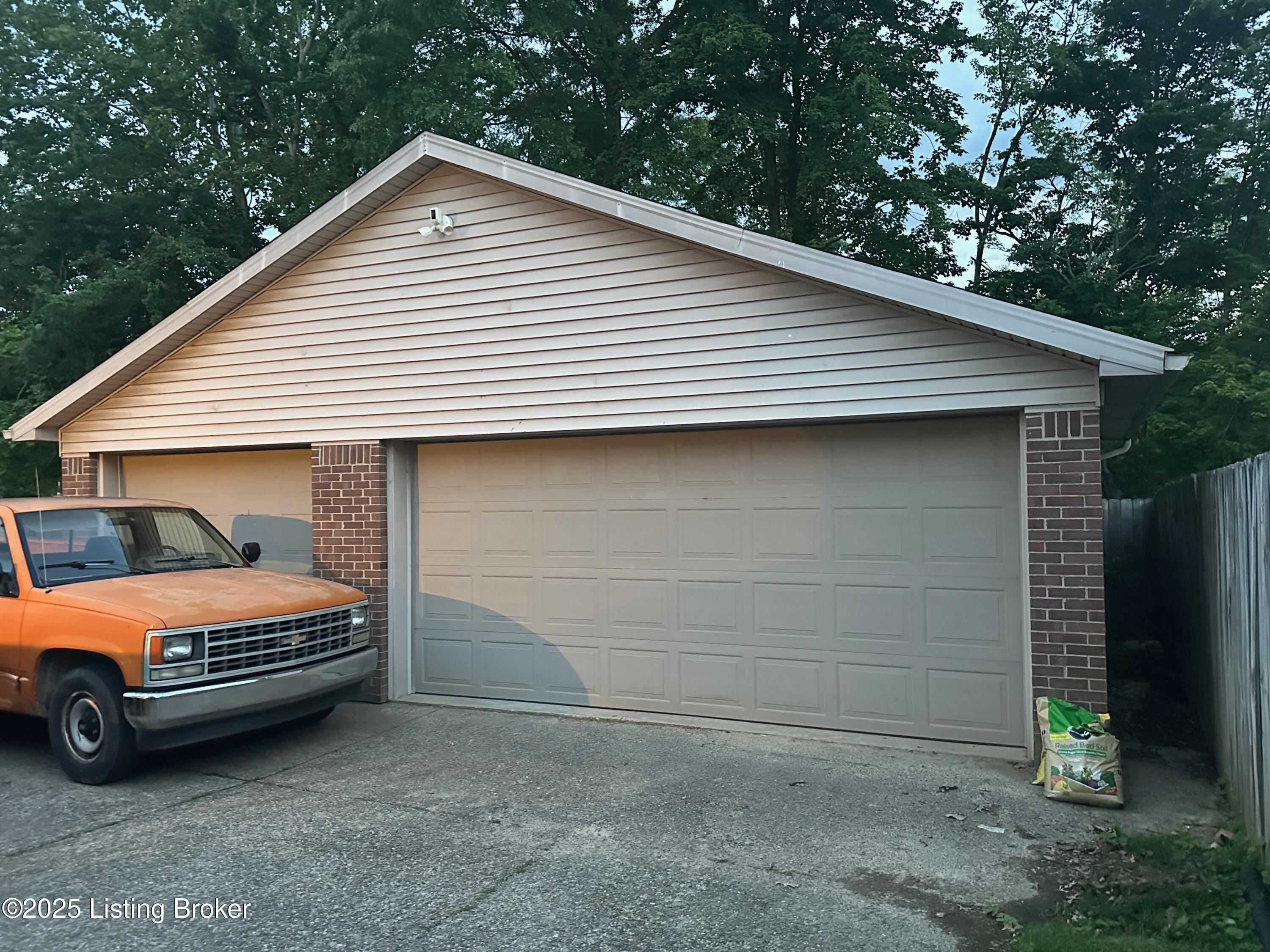 432 Babe Dr, Fairdale, Kentucky image 4