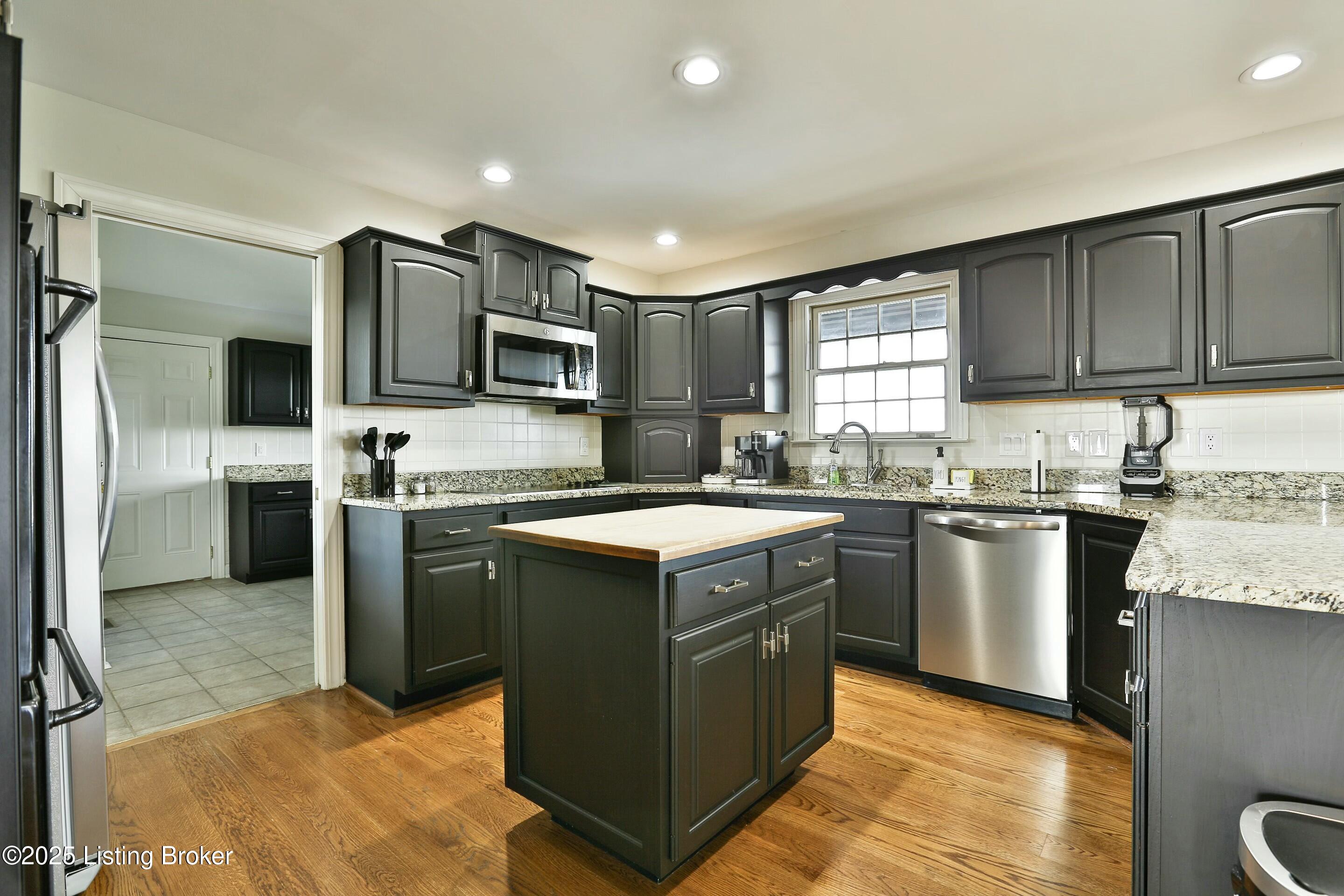 222 N Locust Ln #305, Shelbyville, Pennsylvania image 2