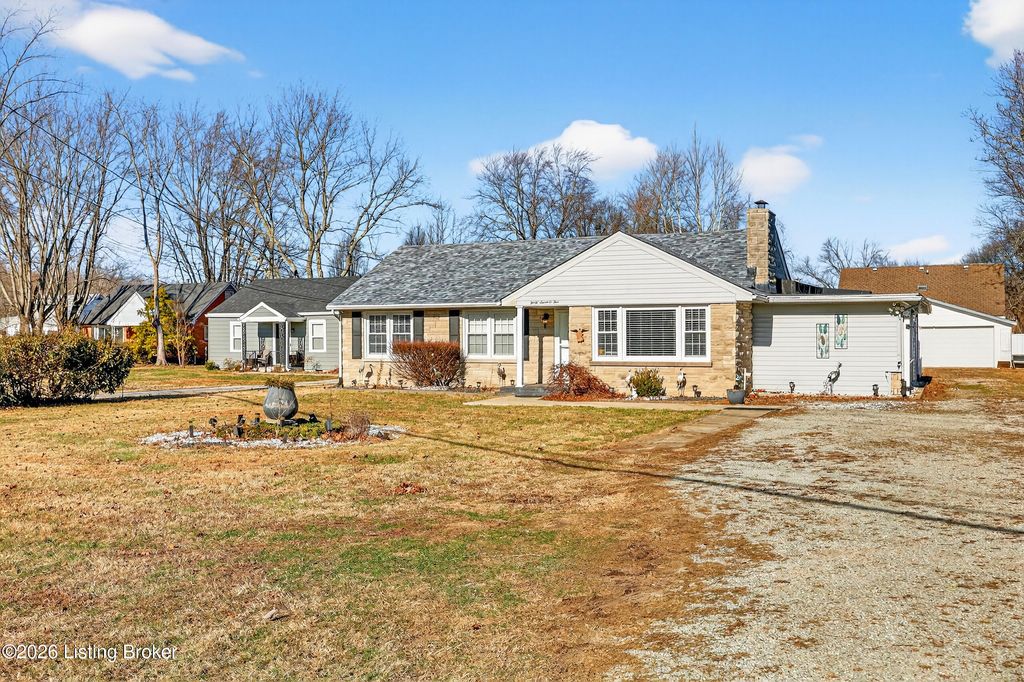 Photo of 3705 S South Park Rd, Louisville, KY 40219 (MLS # 1708361)