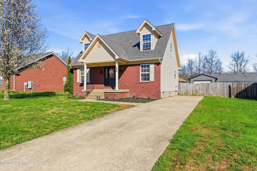 Photo of 258 Clover Cove Dr, Shepherdsville, KY 40165 (MLS # 1711529)