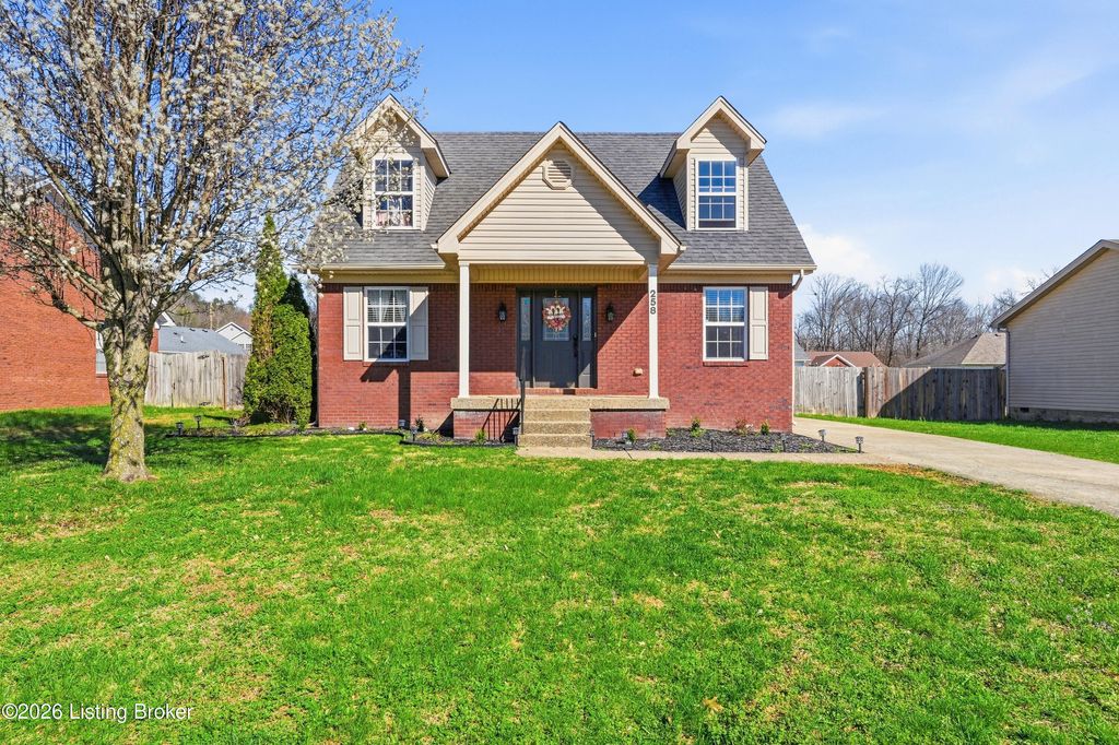 Photo of 258 Clover Cove Dr, Shepherdsville, KY 40165 (MLS # 1711529)