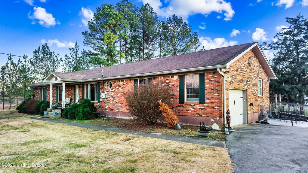 Photo of 977 Waterford Rd, Mt Washington, KY 40047 (MLS # 1706911)