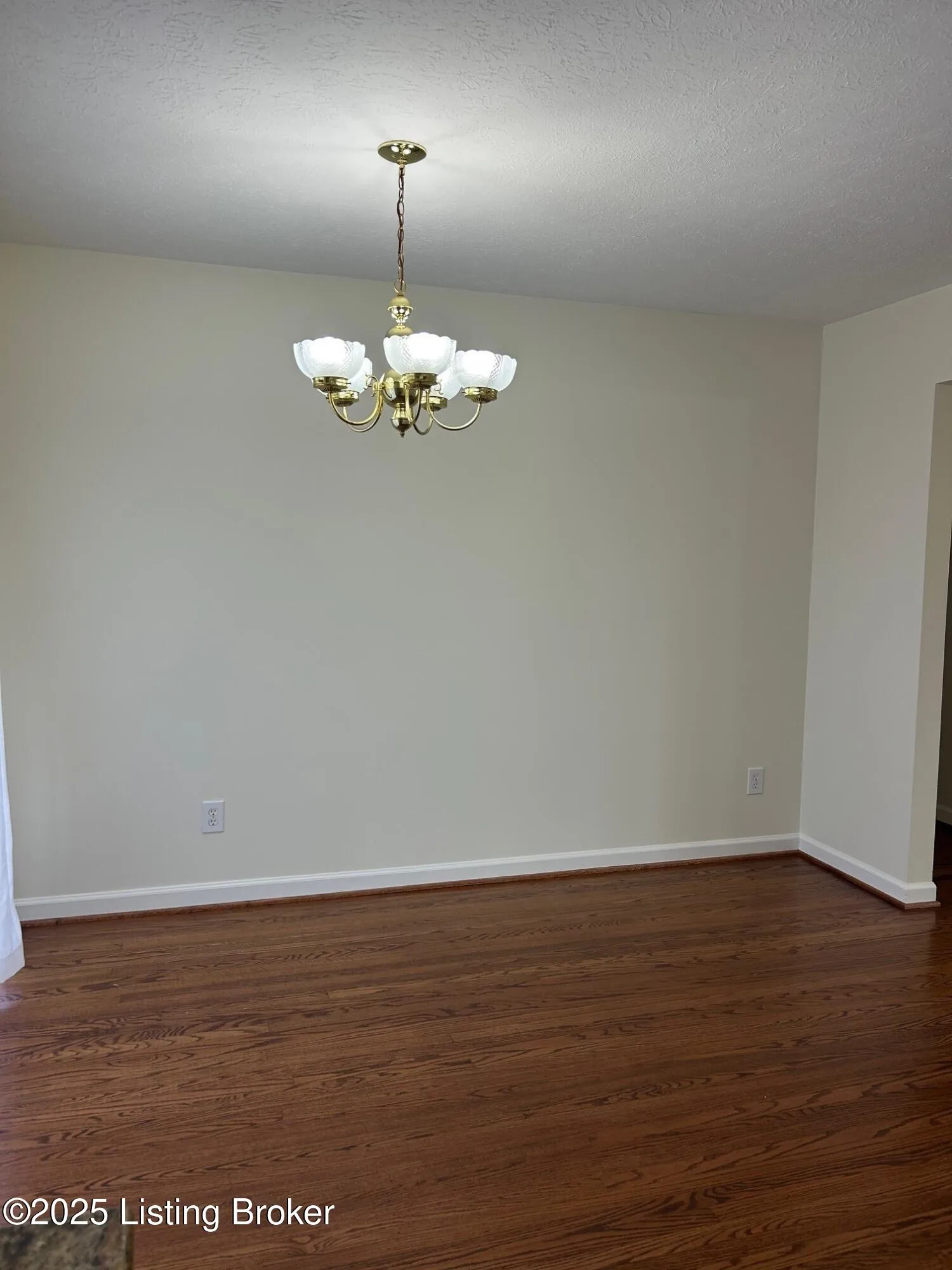 Louisville, Kentucky 40258, United States, 3 Bedrooms Bedrooms, ,2 BathroomsBathrooms,Residential,Pending,81084