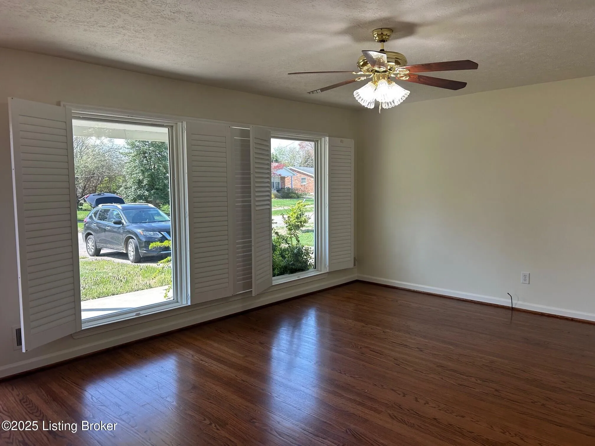 Louisville, Kentucky 40258, United States, 3 Bedrooms Bedrooms, ,2 BathroomsBathrooms,Residential,Pending,81084