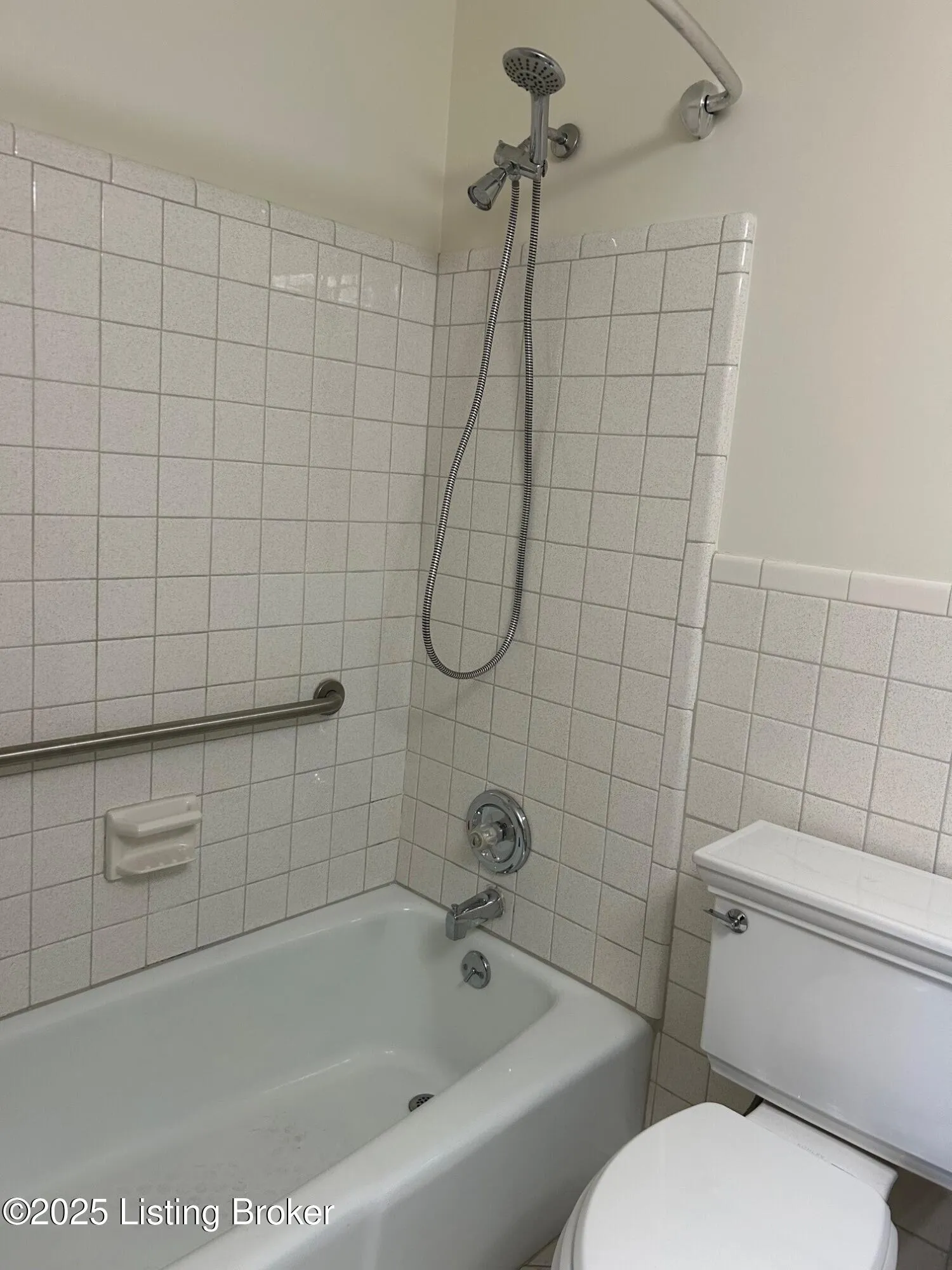 Louisville, Kentucky 40258, United States, 3 Bedrooms Bedrooms, ,2 BathroomsBathrooms,Residential,Pending,81084