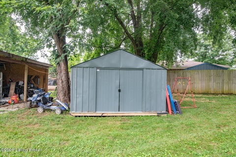 Tiny photo for 225 Beechwood Ln, Mt Washington, KY 40047 (MLS # 1730973)