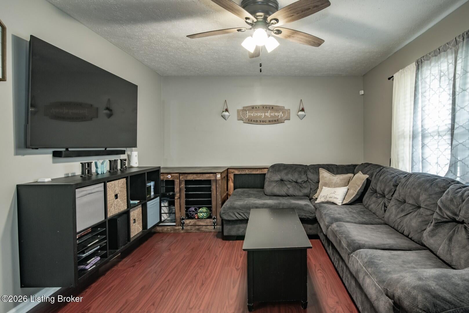 225 Beechwood Ln