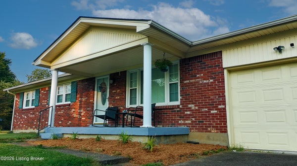 6501 CADY DR, LOUISVILLE, KY 40258 - Image e1b70643a8b94f211a96dbd56fbd4b7e/4287226106
