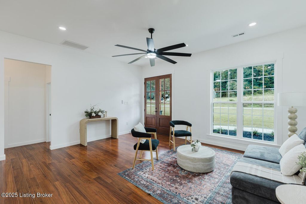 Photo of 591 Palmetto Loop, Glendale, KY 42740 (MLS # 1704024)