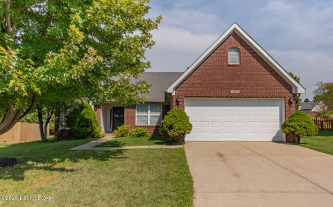 Photo of 10815 Silvermoon Ct, Louisville, KY 40241 (MLS # 1729605)